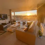 Apartment Seadream: Modern Beachside Retreat With Terrace Views *