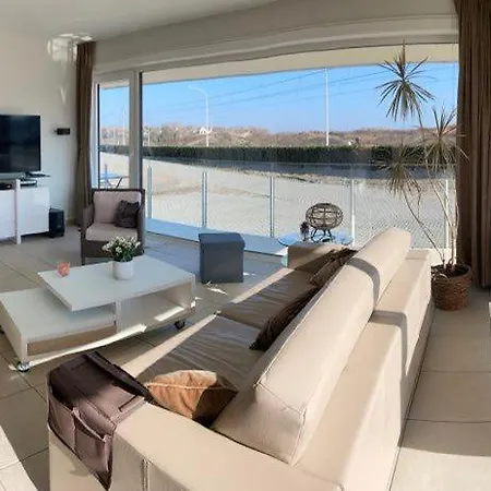 Apartment Seadream: Modern Beachside Retreat With Terrace Views Nieuwpoort