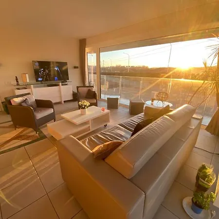 Seadream: Modern Beachside Retreat With Terrace Views Nieuwpoort