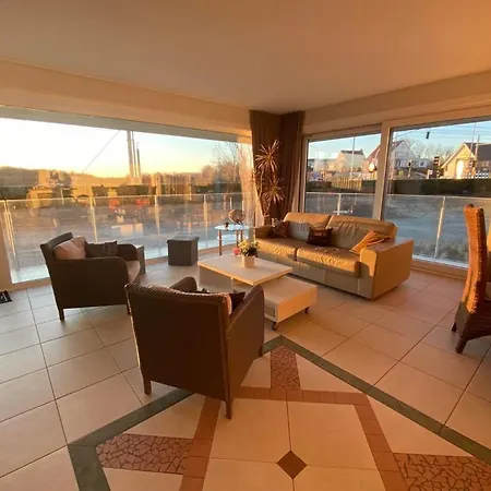 Sunnyside-of-thesea - With Open View On Nature, Big Terraces Around - Very Close To Sea, Beach, Stores, Restaurants & Bars Appartement