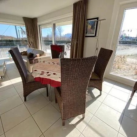 Sunnyside-of-thesea - With Open View On Nature, Big Terraces Around - Very Close To Sea, Beach, Stores, Restaurants & Bars Lägenhet